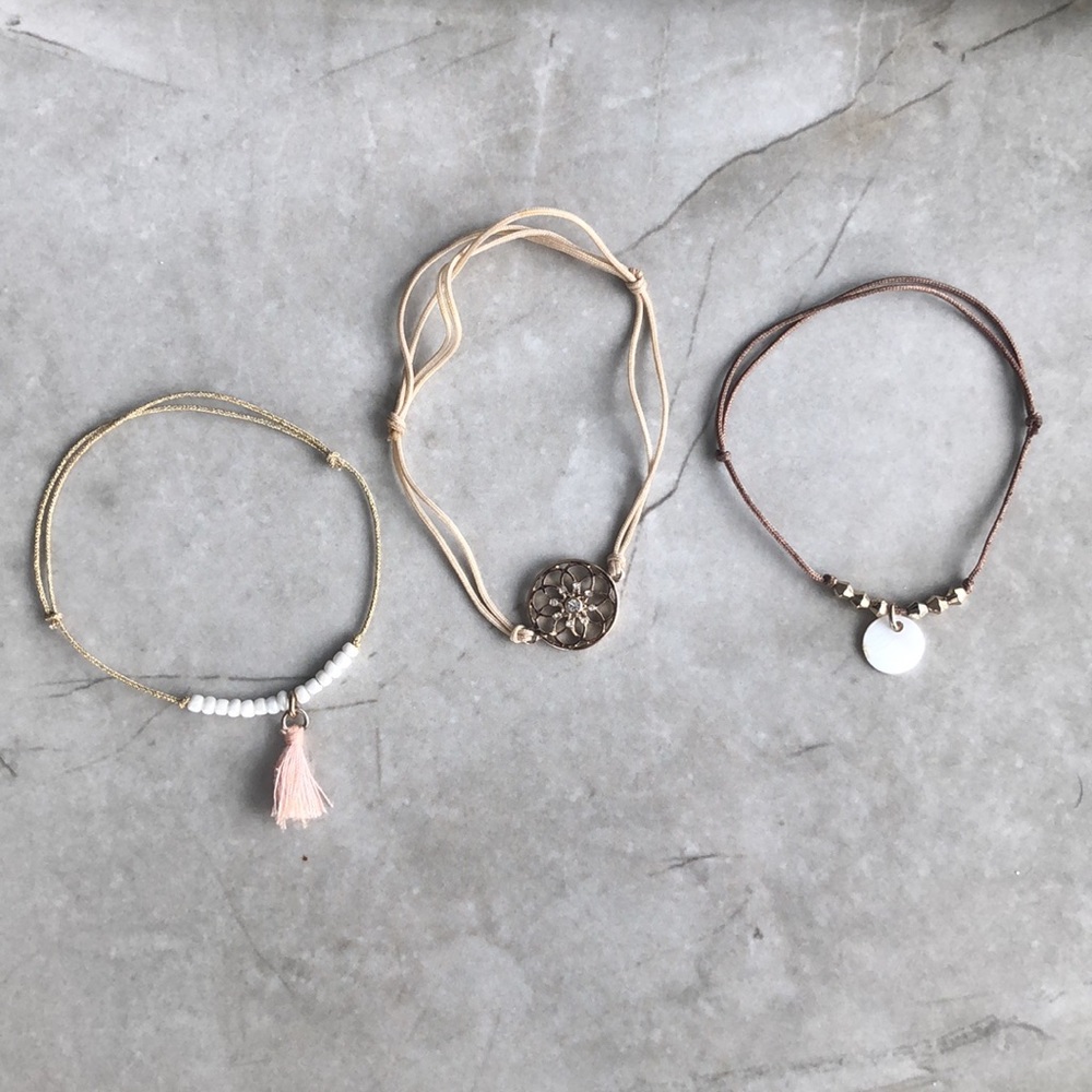 FREE with +$40 purchase (Bracelet set of 3)
